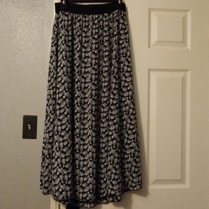 LuLaRoe Lucy Skirt
